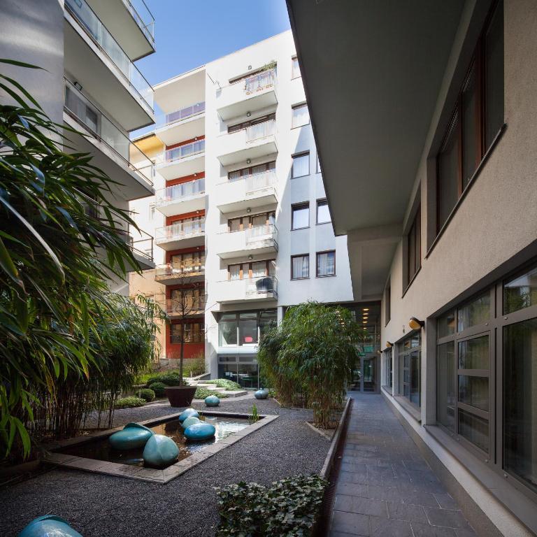 Quality Point Apartments 0-24 Reception Budapest Exterior photo