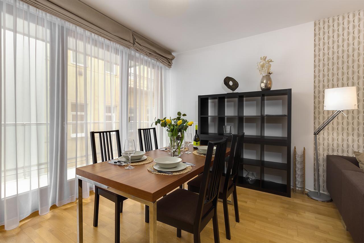 Quality Point Apartments 0-24 Reception Budapest Room photo